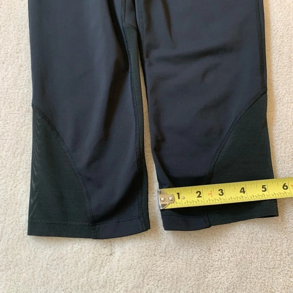 NIKE Dri-Fit Cropped Athletic cropped pants/ leggings. 
Leggings, size M vvv - Picture 7 of 15
